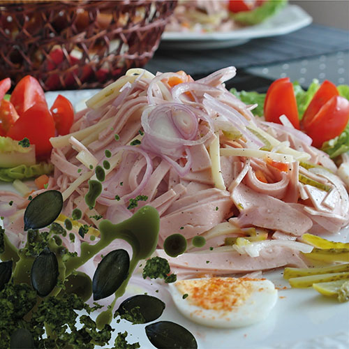 Wurstsalat mit Kürbiskernöl